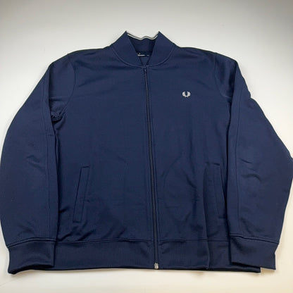 Fred Perry Ganzaufnahme.jpg