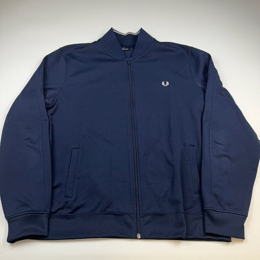 Fred Perry Ganzaufnahme.jpg