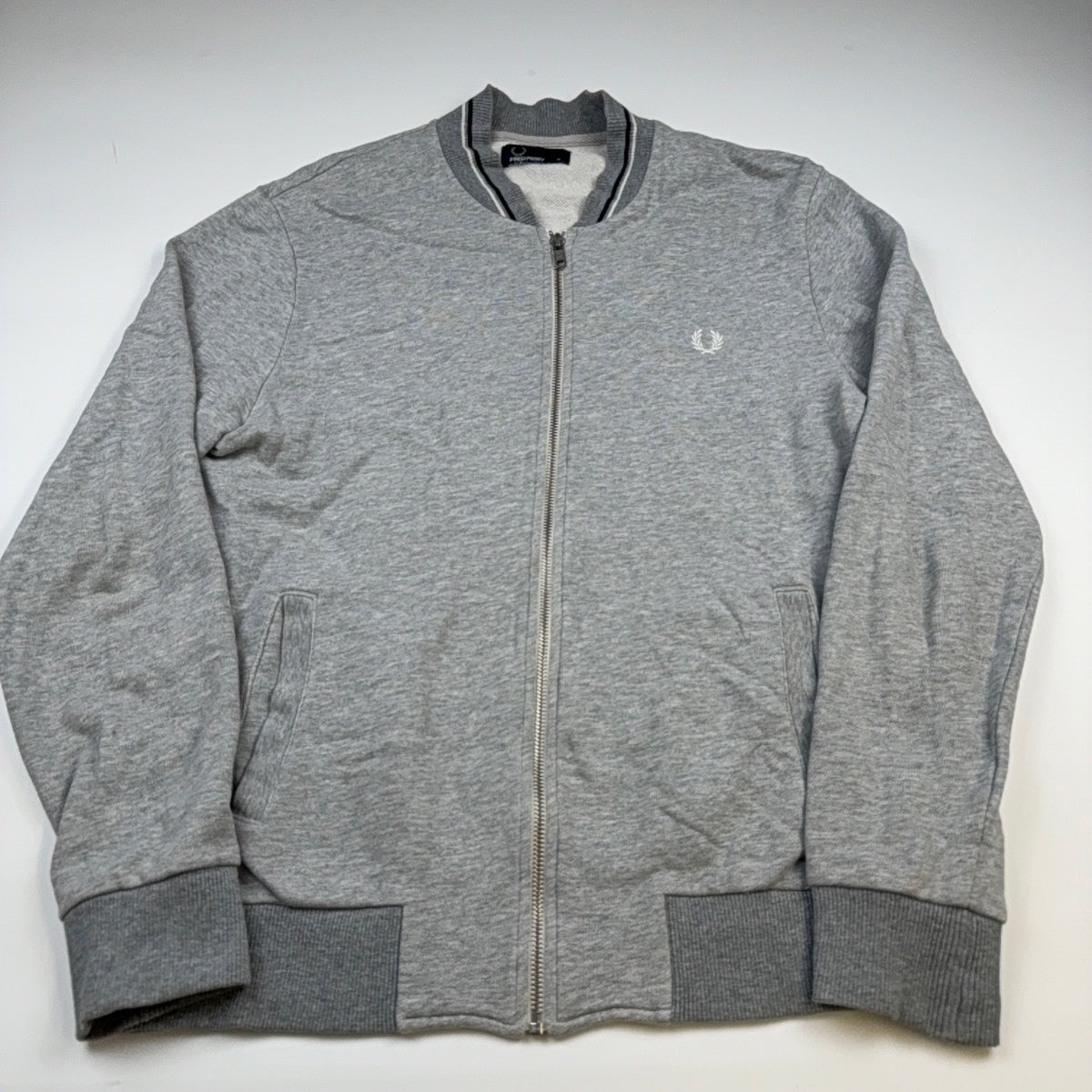 Fred Perry Ganzaufnahme.jpg