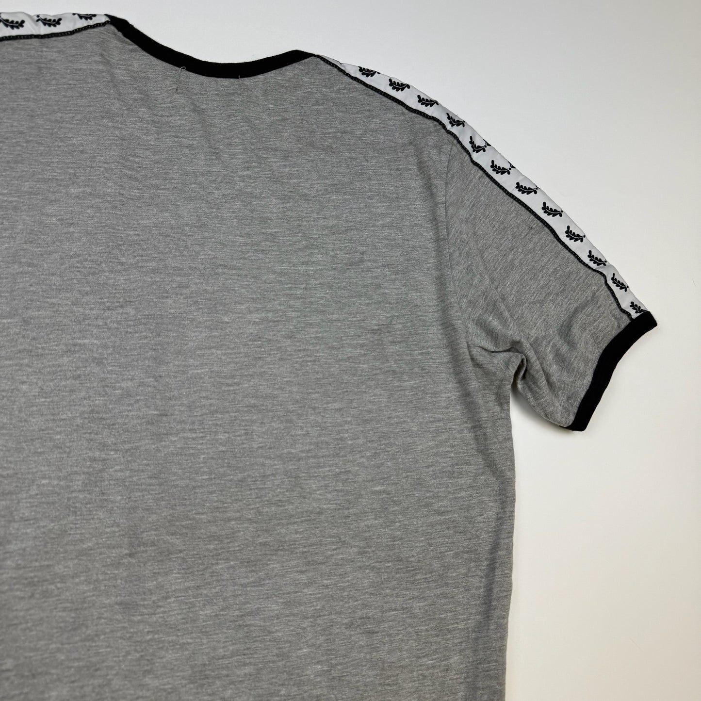 Fred Perry T-Shirt Grau (M)