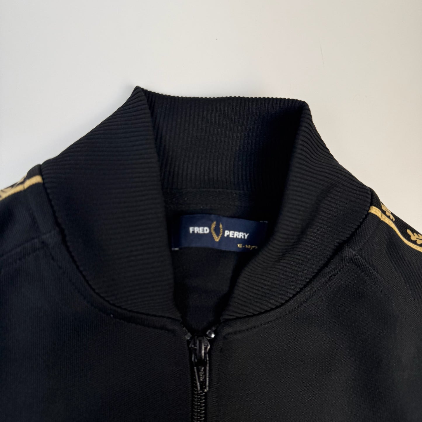Fred Perry Trainingsjacke Schwarz-Gold (XS)
